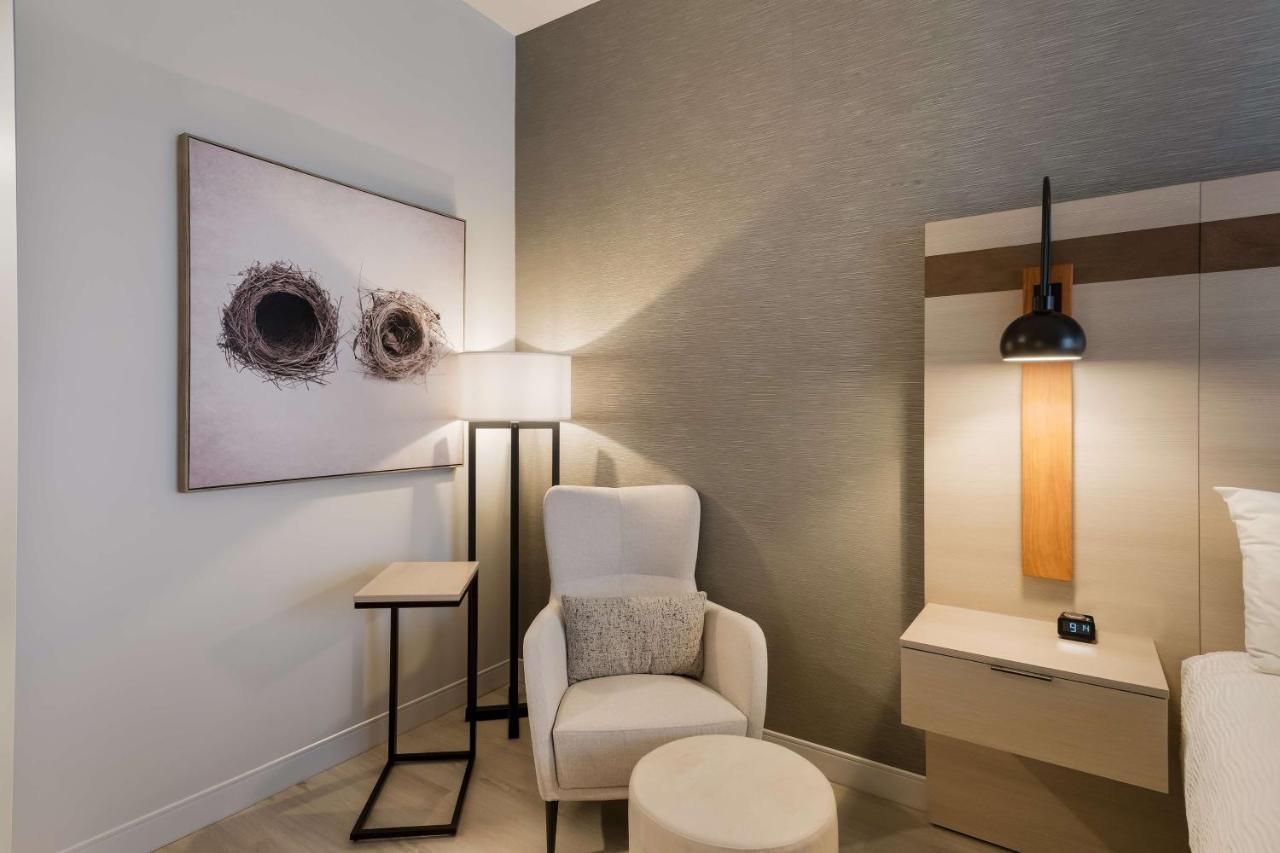 Best Western Plus Пари Саунд Екстериор снимка
