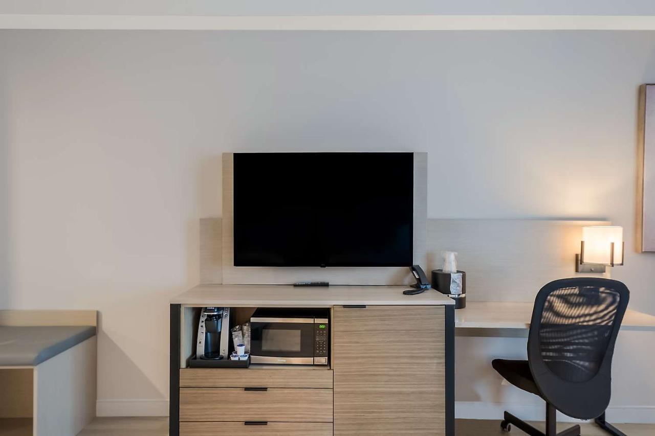 Best Western Plus Пари Саунд Екстериор снимка