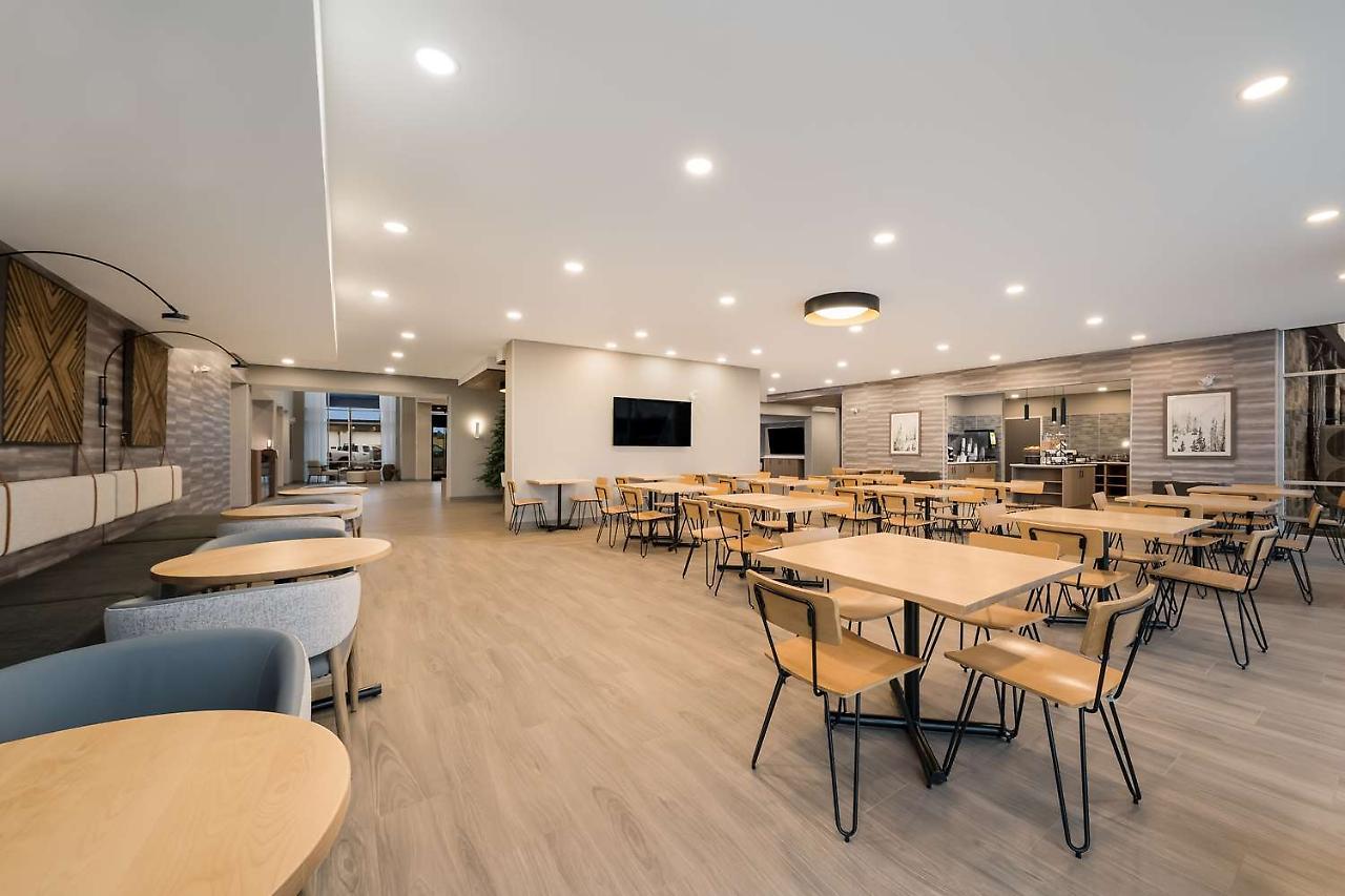 Best Western Plus Пари Саунд Екстериор снимка
